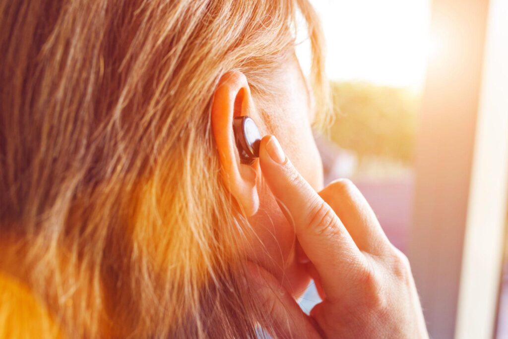 AI-powered noise cancelling earbuds with translation and assistant